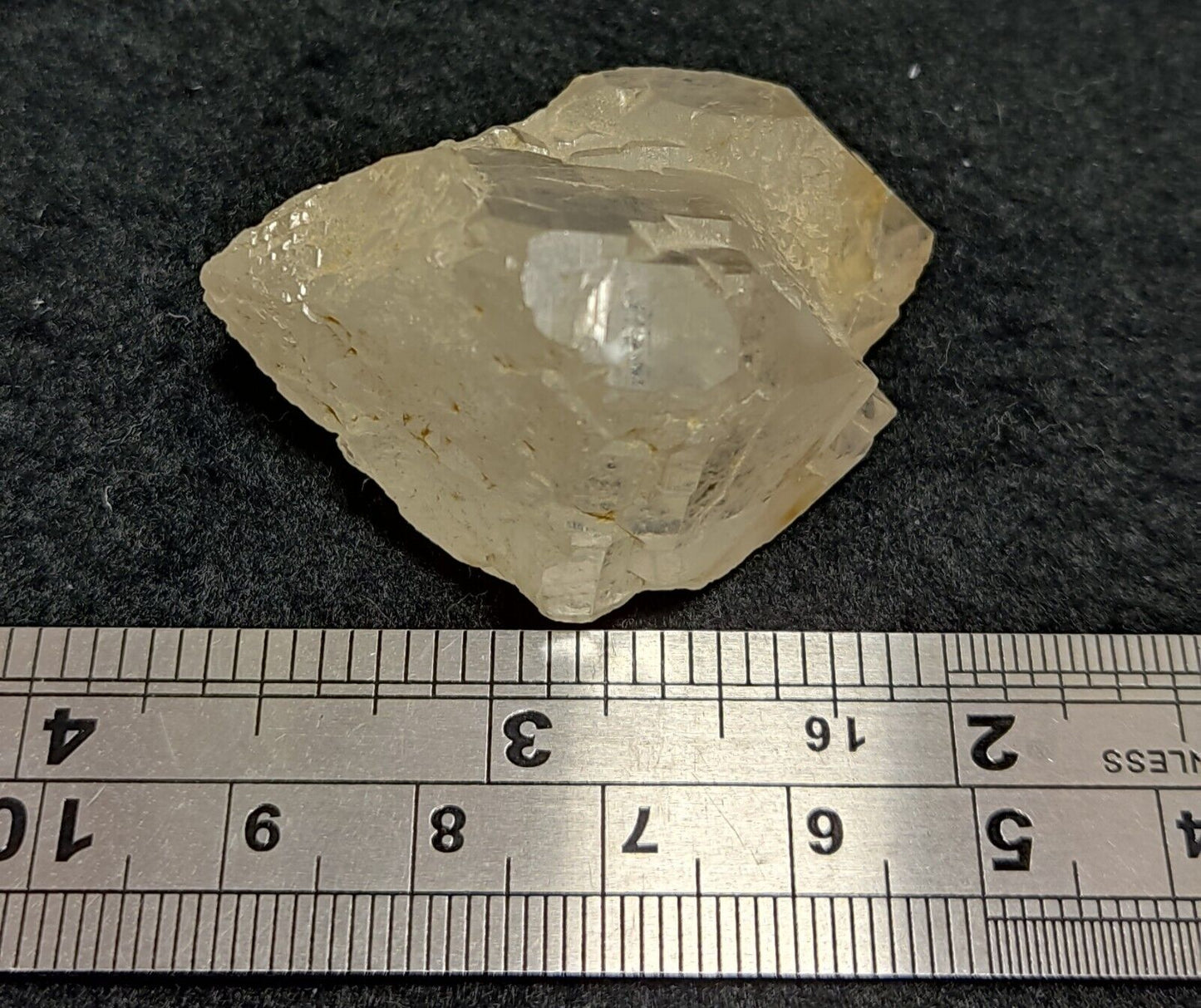 A very Aesthetic Natural terminated gwindel like Quartz crystal 38 grams