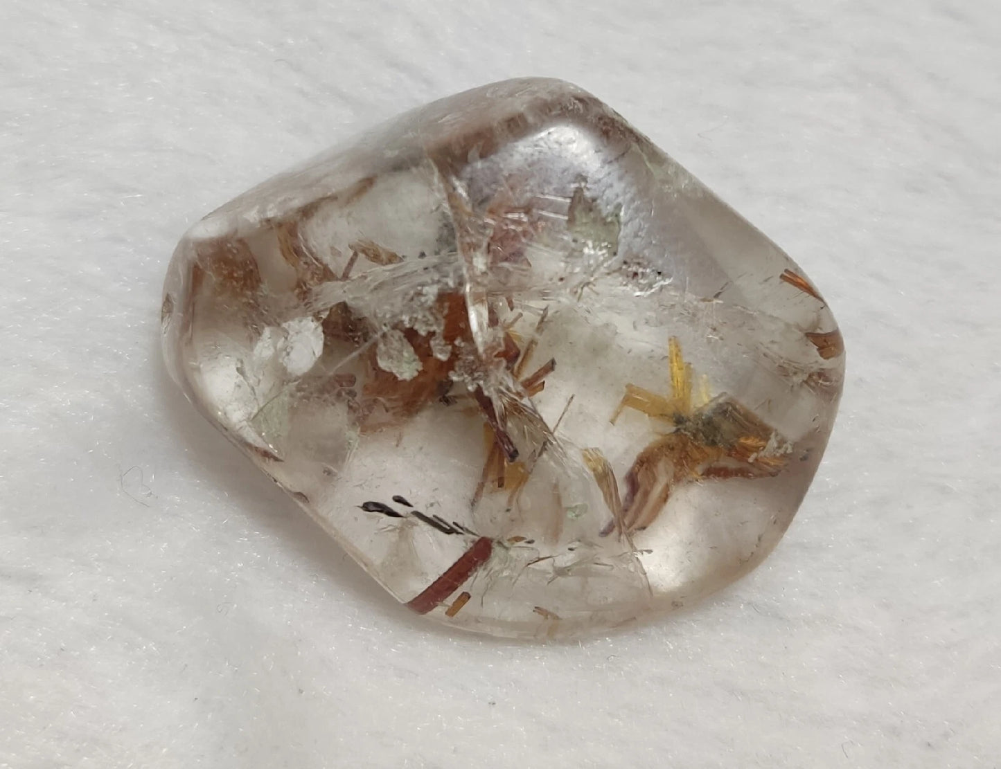 Rutiles quartz polished tumble 140 carats