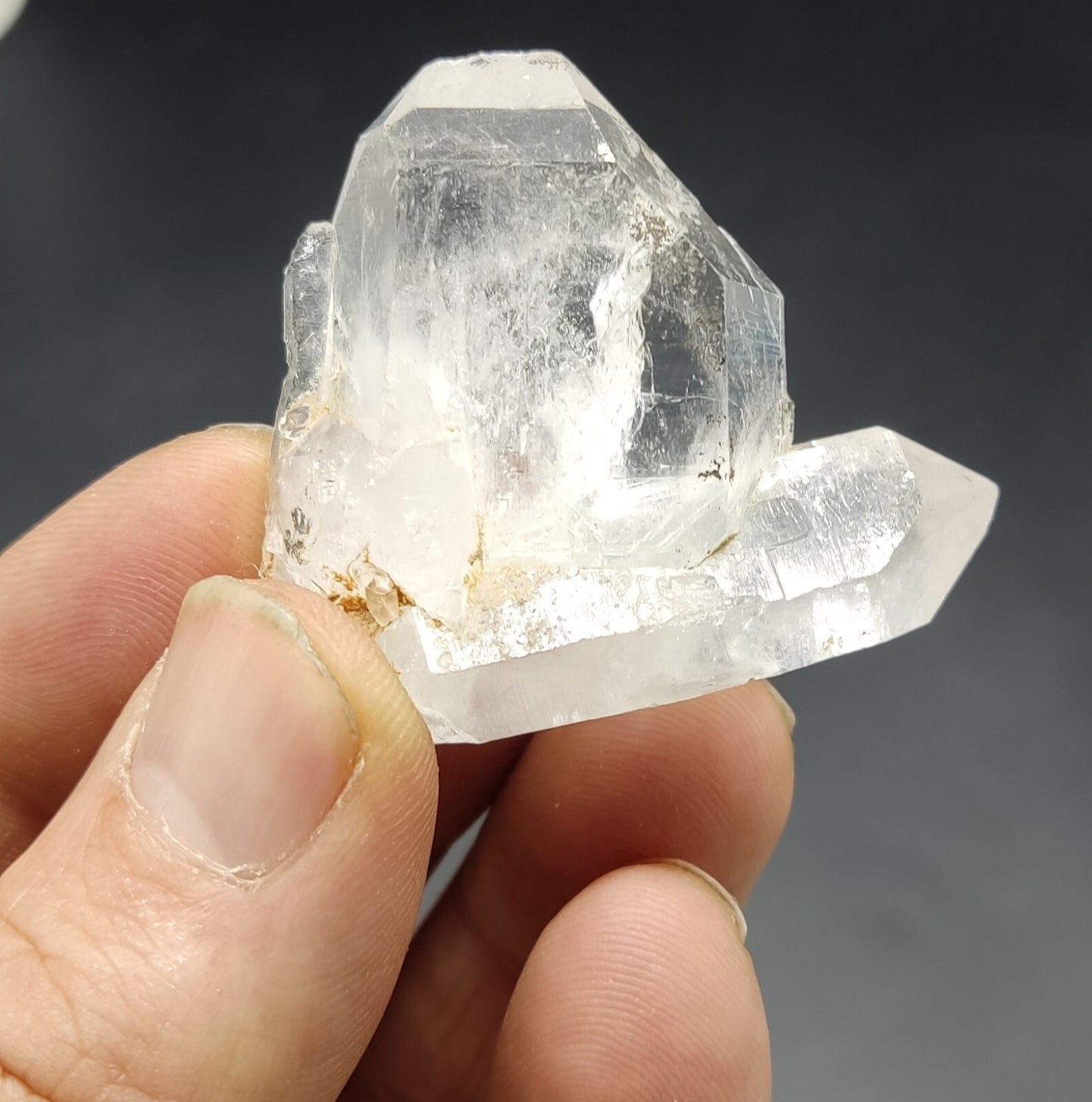 An Aesthetic terminated Quartz crystal specimen 30 grams