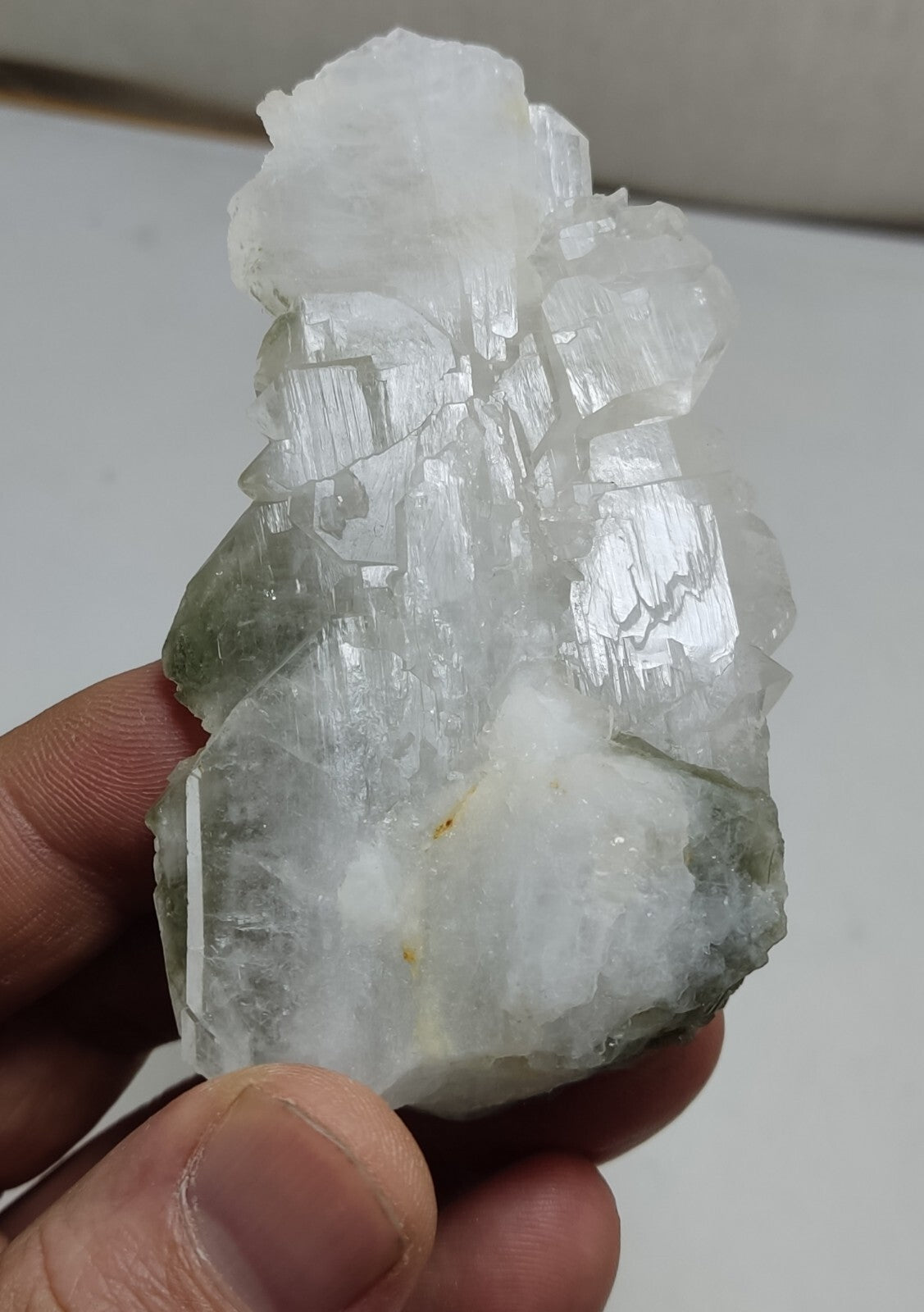 An Aesthetic Natural terminated quartz with Chlorite inclusions 108 grams