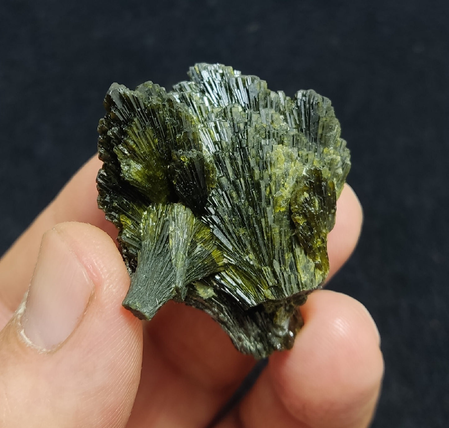 Single natural Epidote Crystal spray formations 32 grams