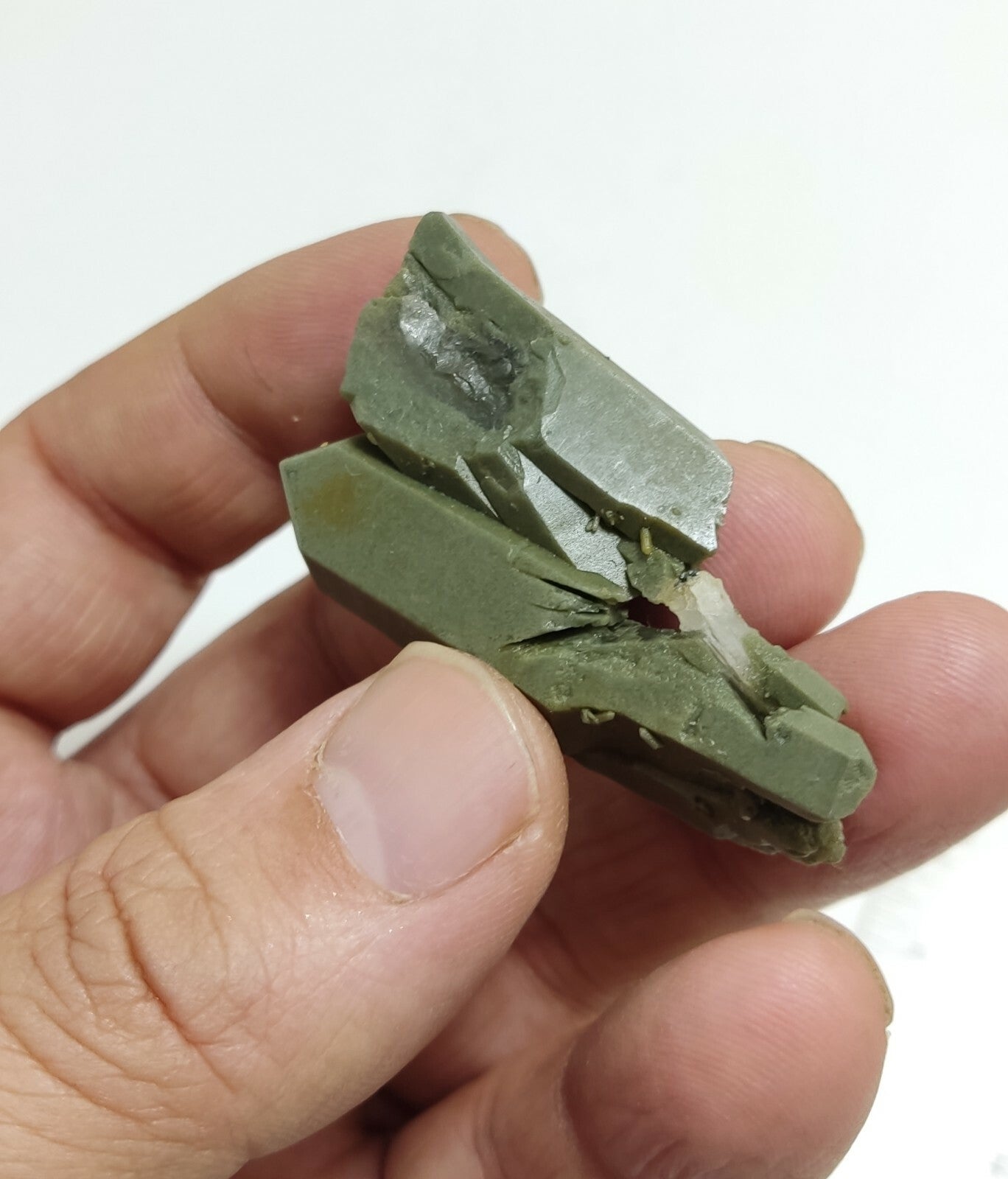 A very Aesthetic Natural beautifully terminated Chlorite Quartz crystal 20 grams