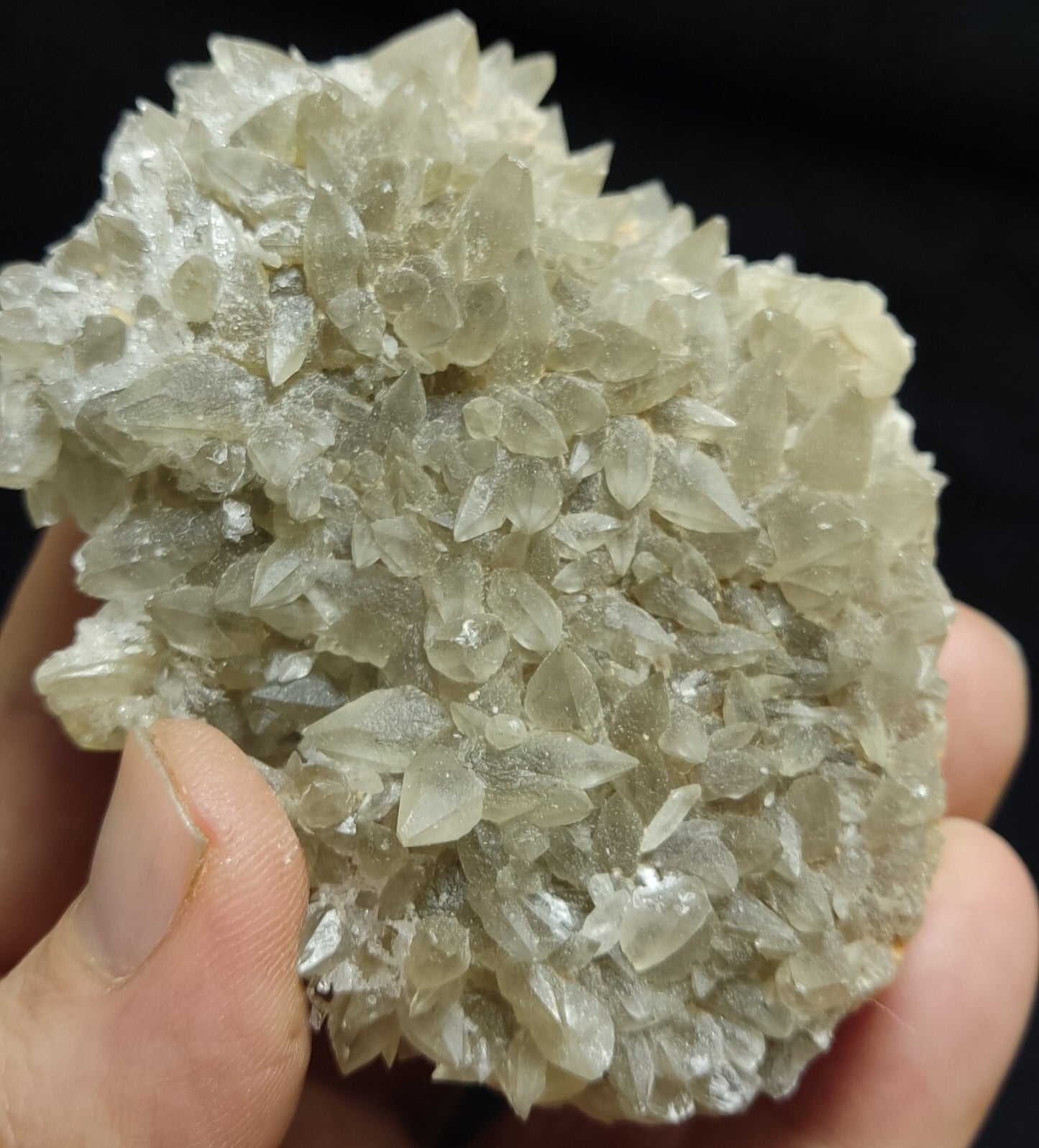 An Aesthetic Naturally terminated specimen of dogtooth calcite with fluorite 199 grams