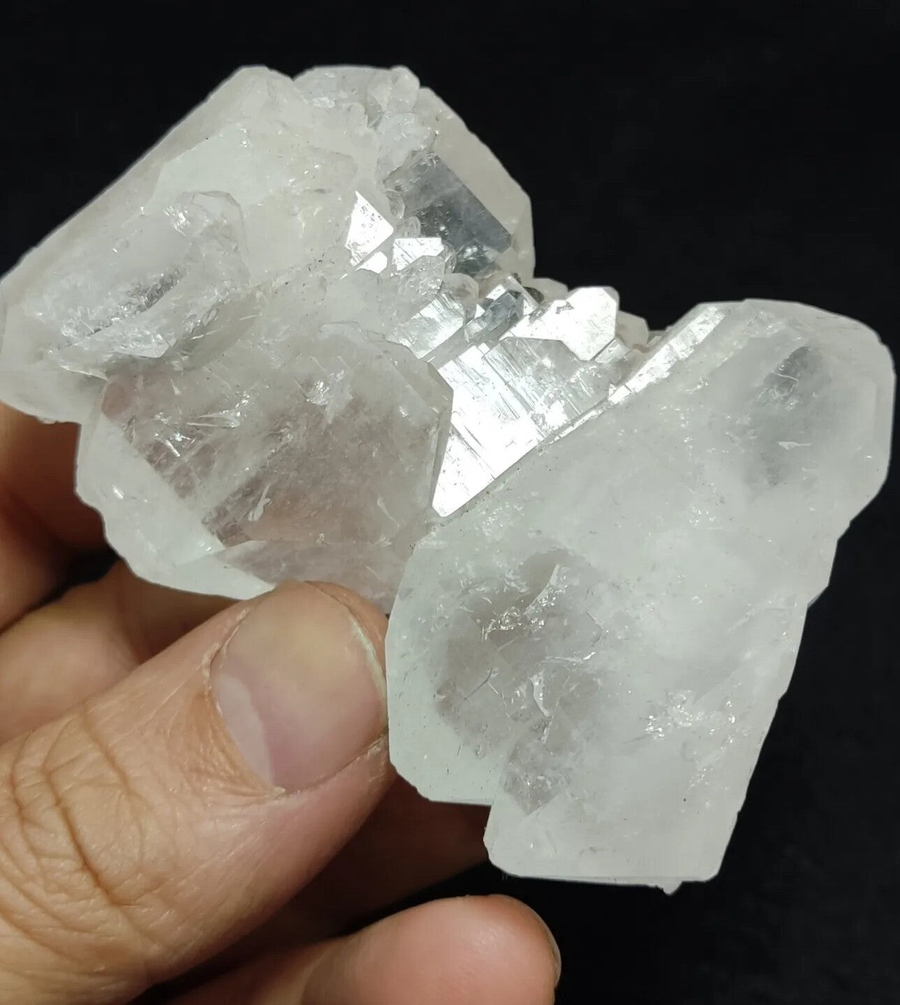 An Aesthetic terminated specimen of faden Quartz cluster 109 grams