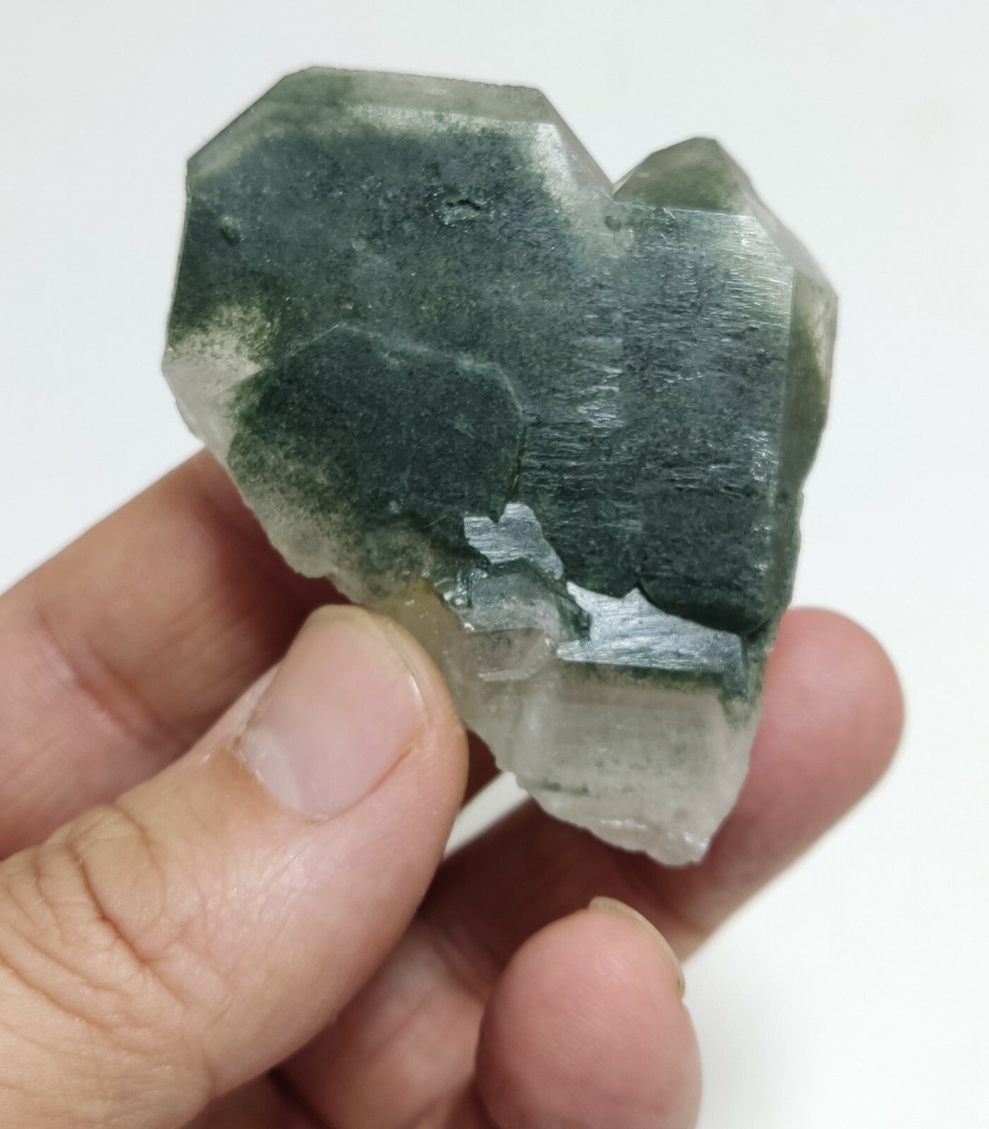 A very Aesthetic Natural beautifully terminated Chlorite Quartz crystal 62 grams