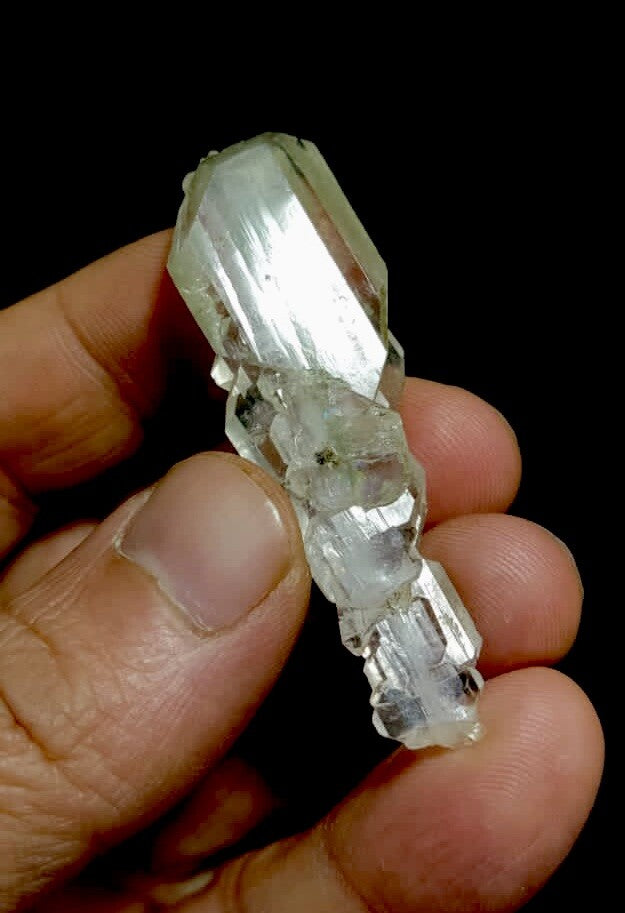 Fully Terminated Faden  Quartz with Chloride  Inclusions 12 Grams.