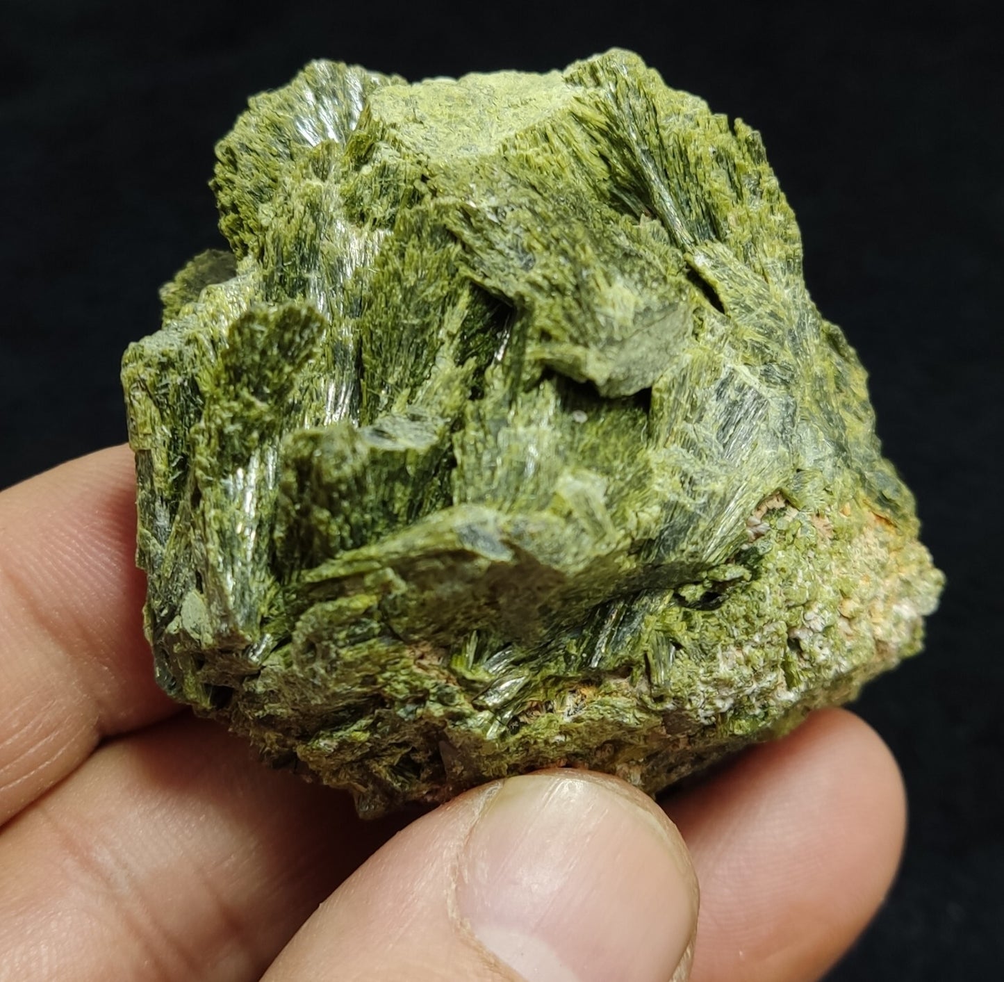 An aesthetic specimen of epidote crystal specimen 110 grams