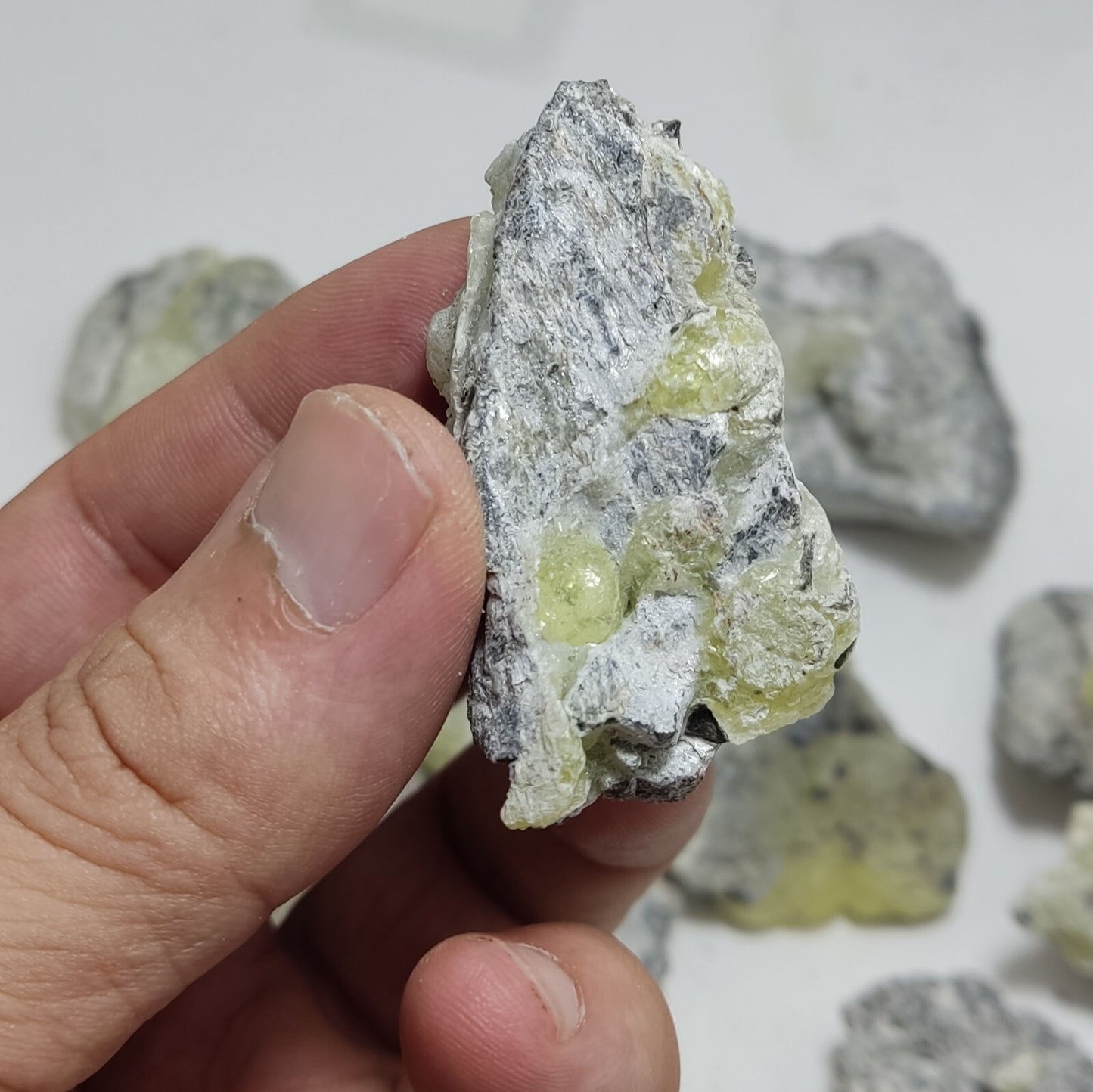 750 grams Brucite on matrix with chromite