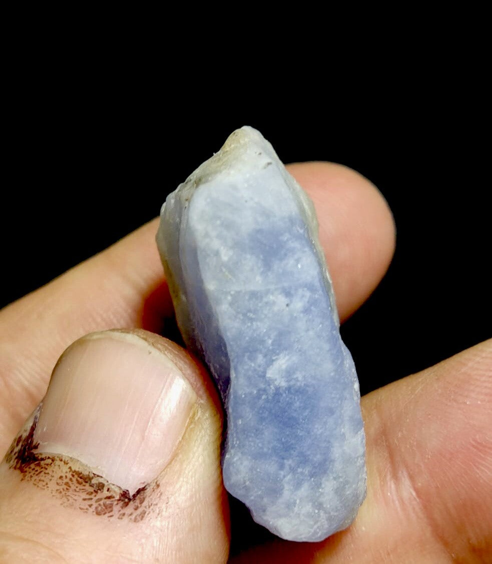 Natural Fluorescent Hackmanite 18 Grams.