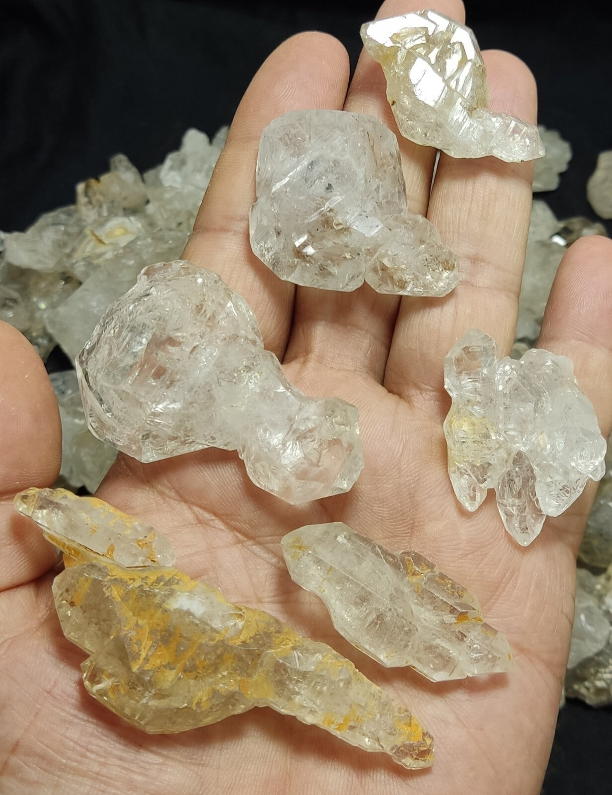 2 kilograms terminated Fenster quartz crystals collection