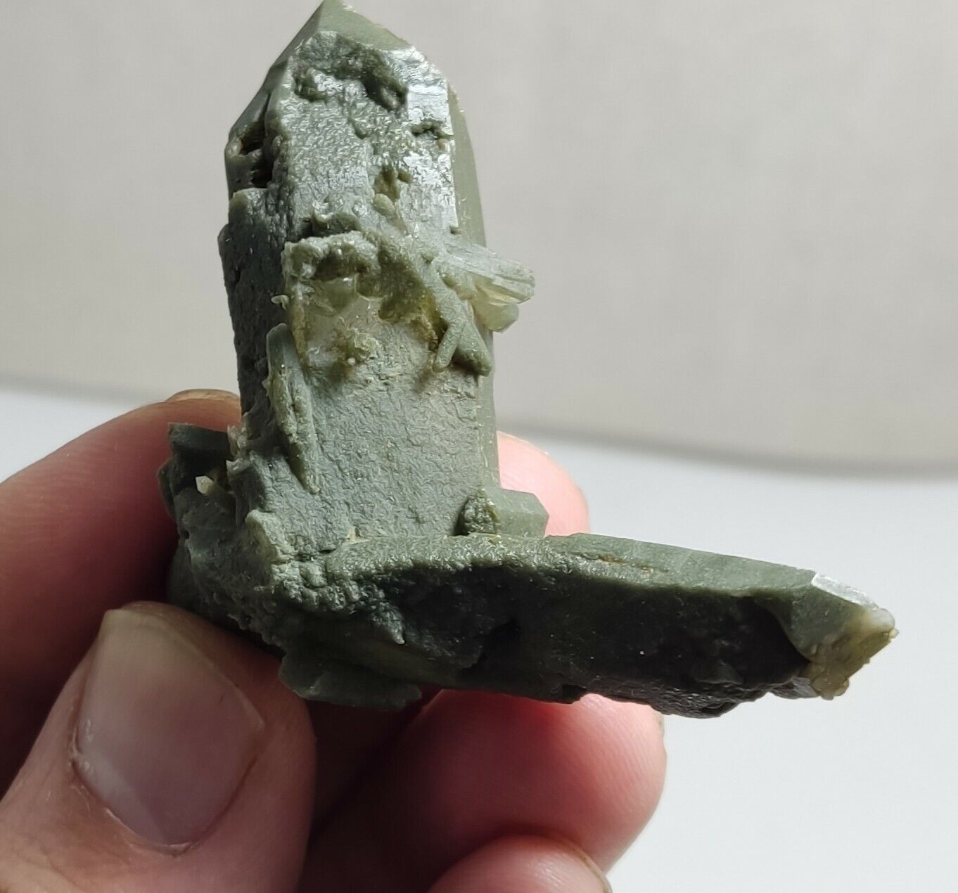 A very Aesthetic Natural beautifully terminated Chlorite Quartz crystal 32 grams