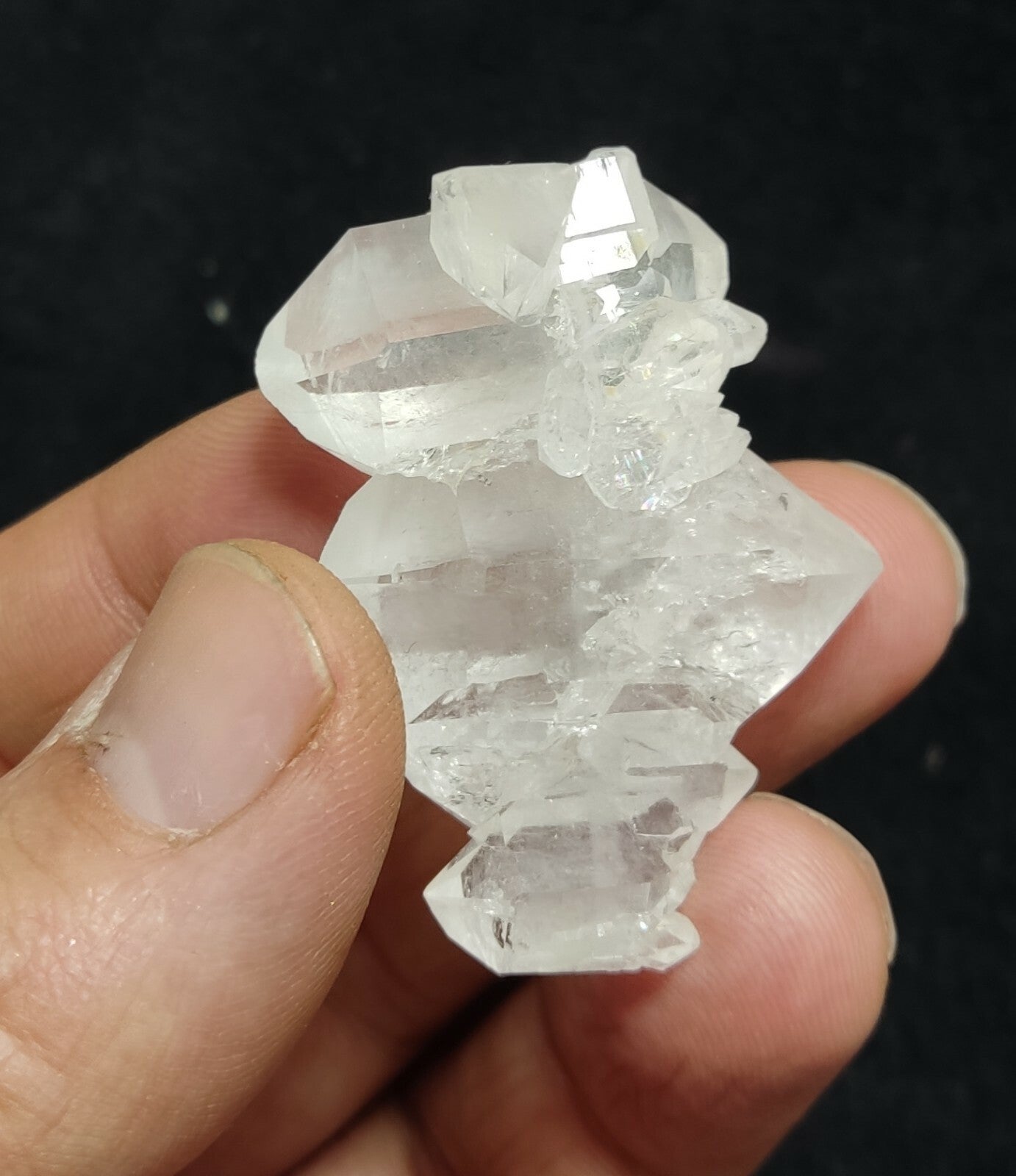 An amazing specimen of terminated faden Quartz crystal 21 grams