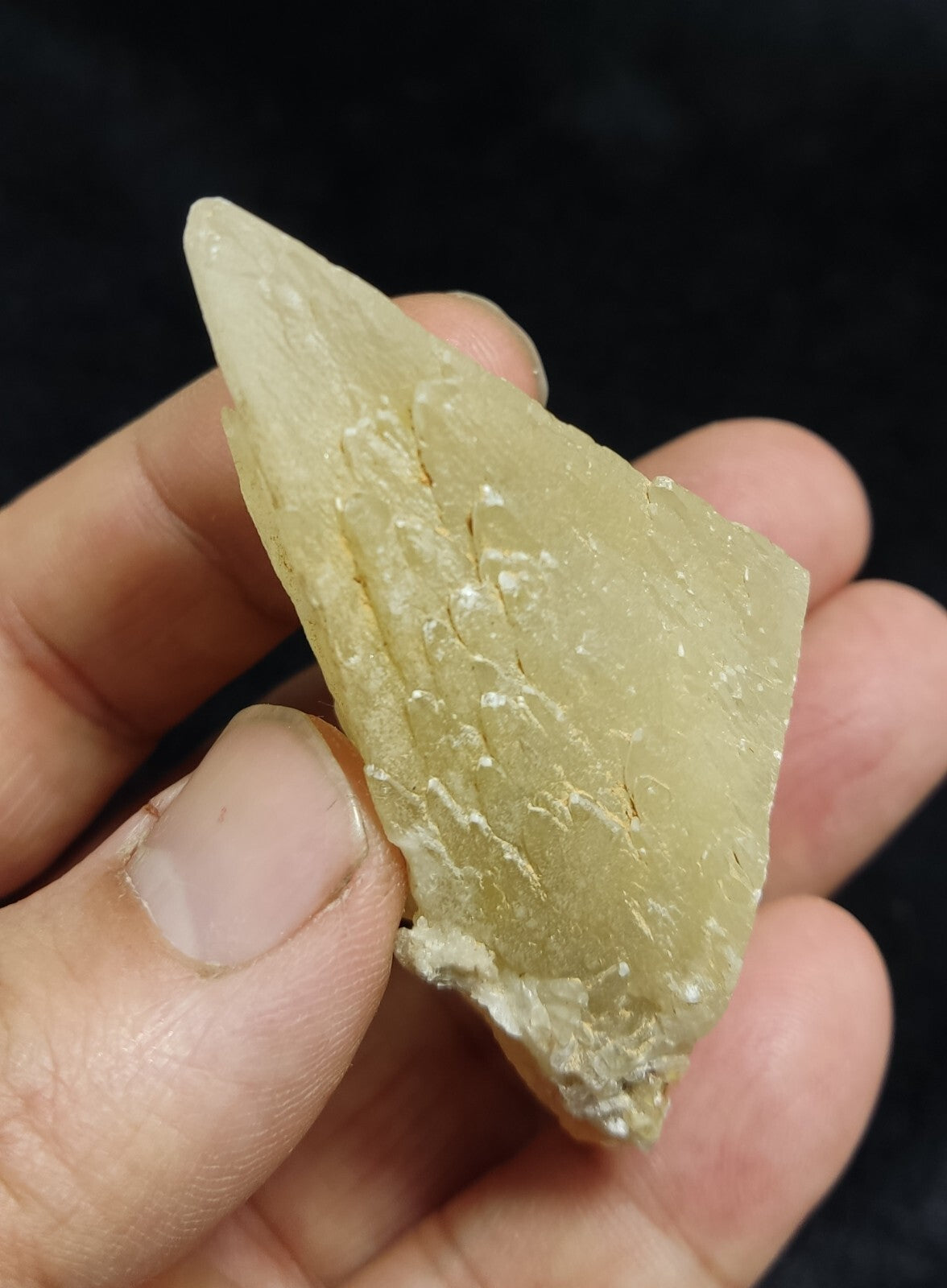 A very Aesthetic Natural beautifully terminated Calcite crystal 72 grams