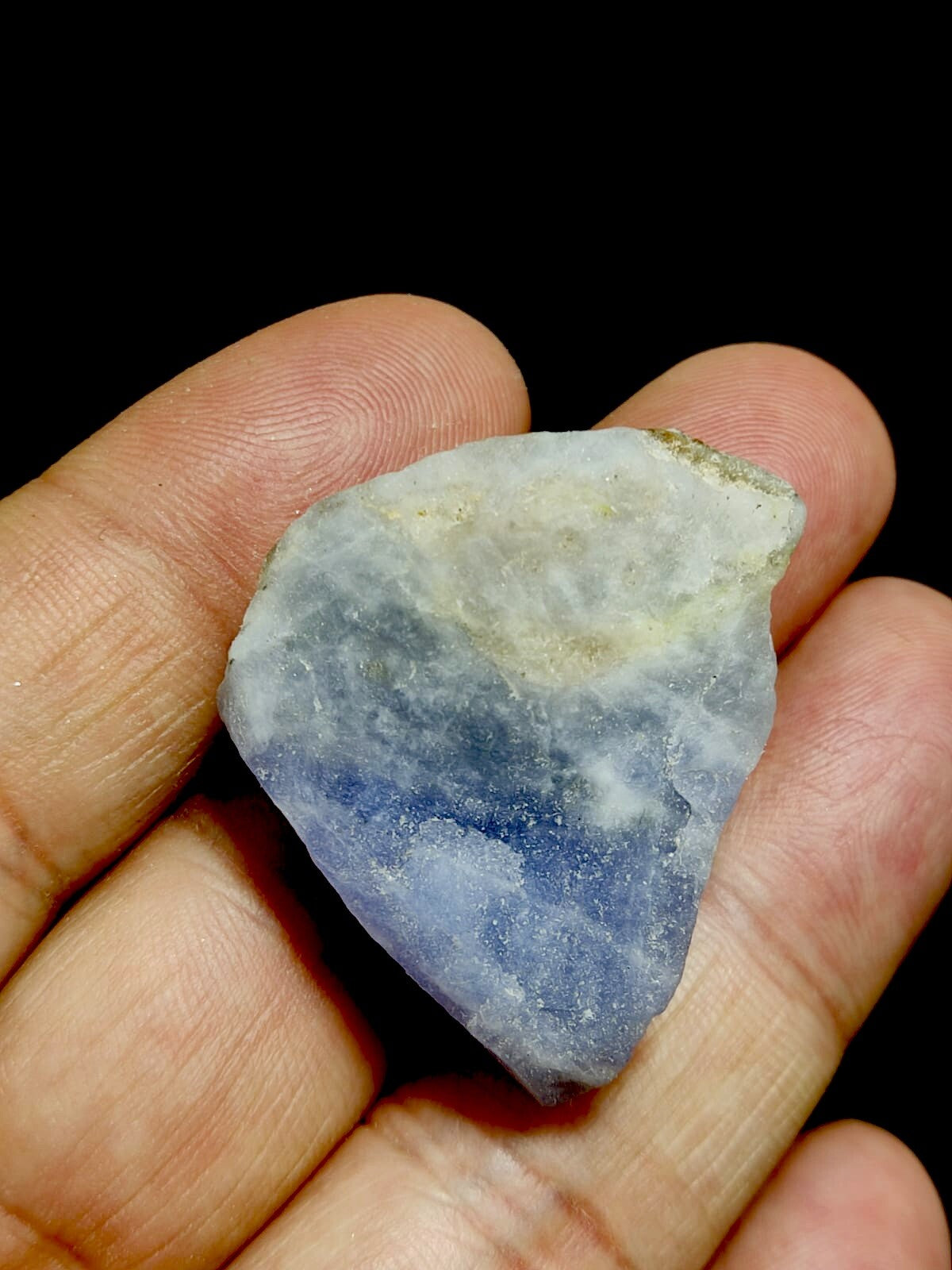 Natural Fluorescent Hackmanite 18 Grams.