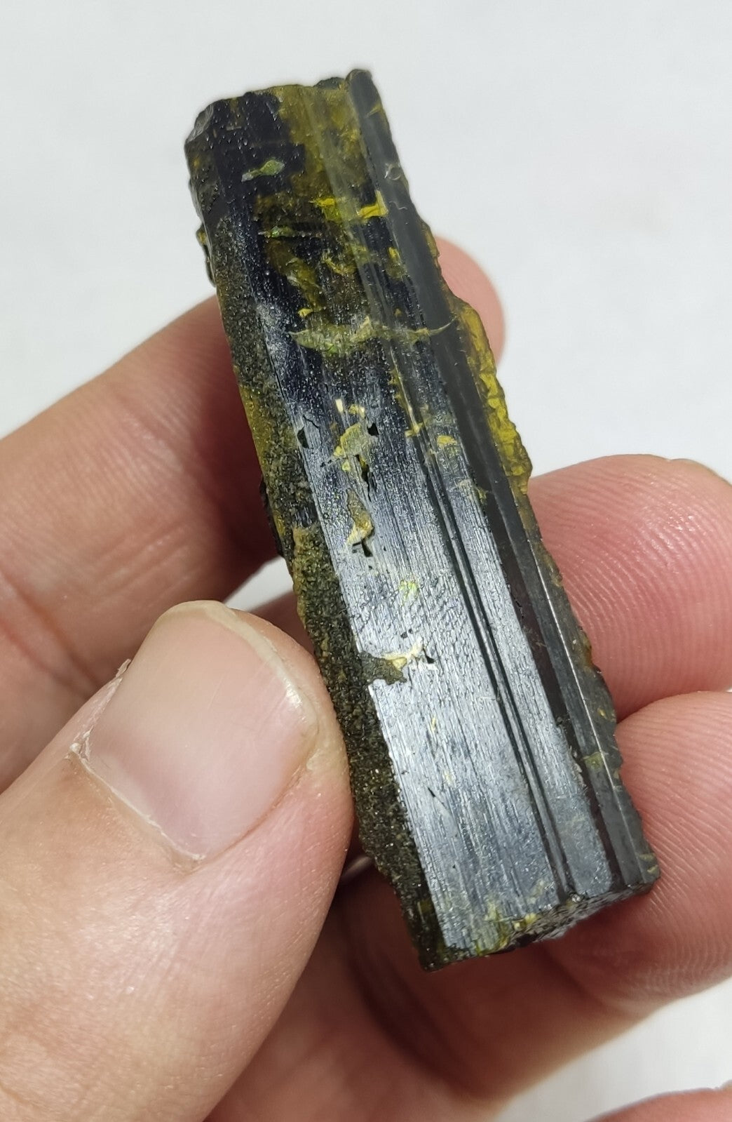 An Aesthetic Natural terminated epidote crystal specimen 37 grams