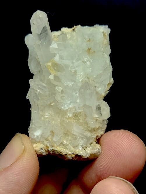 Natural  Quartz Crystal 39 Grams.