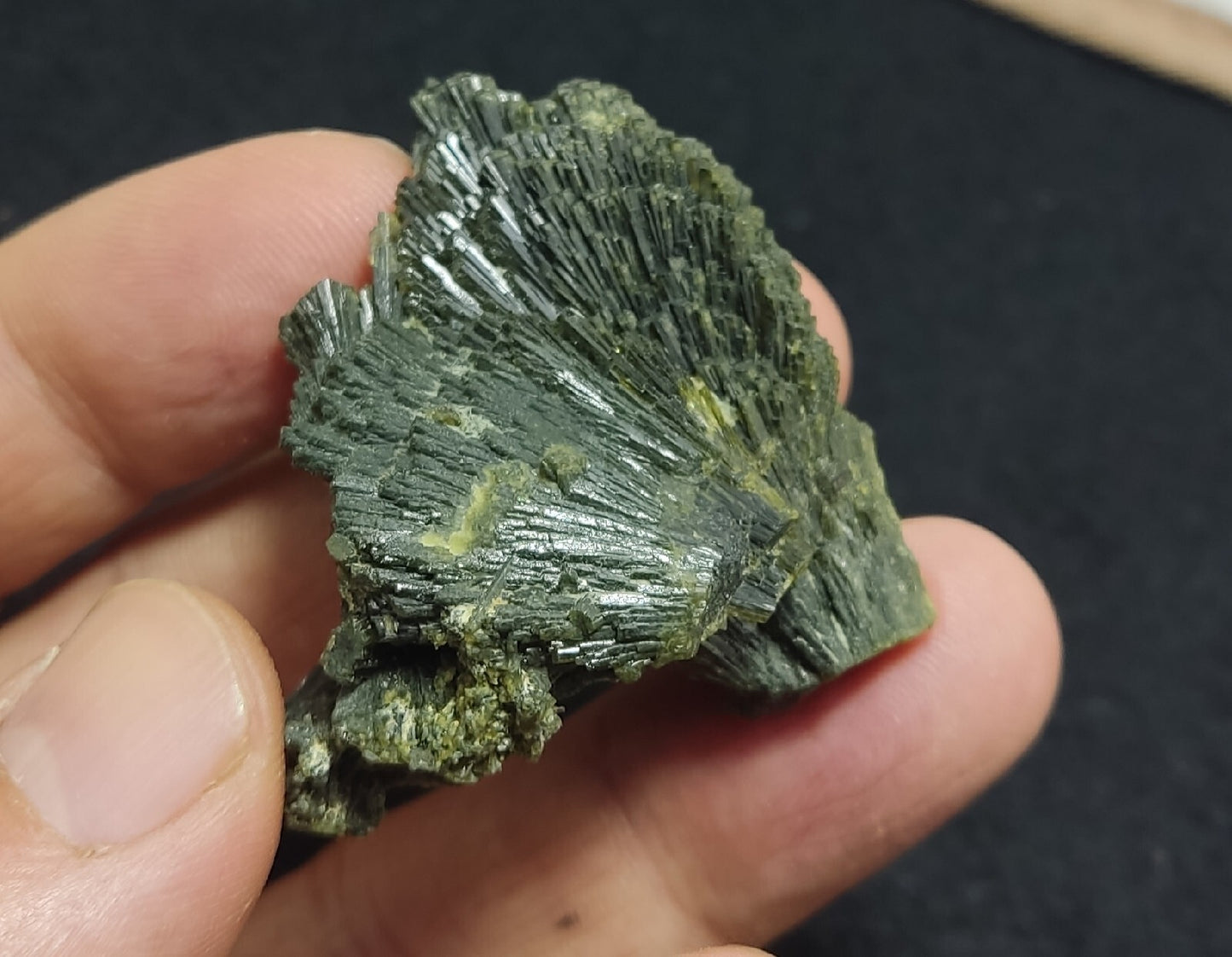 Single natural Epidote Crystal spray formations 39 grams