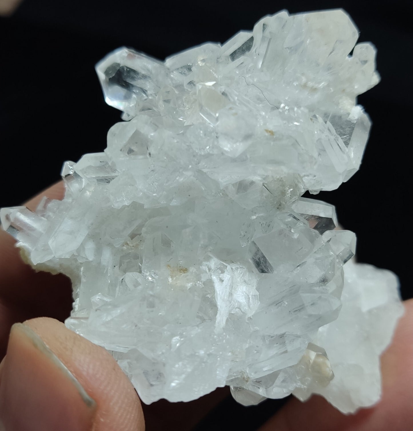 An Aesthetic Natural beautifully terminated Quartz cluster 52 grams