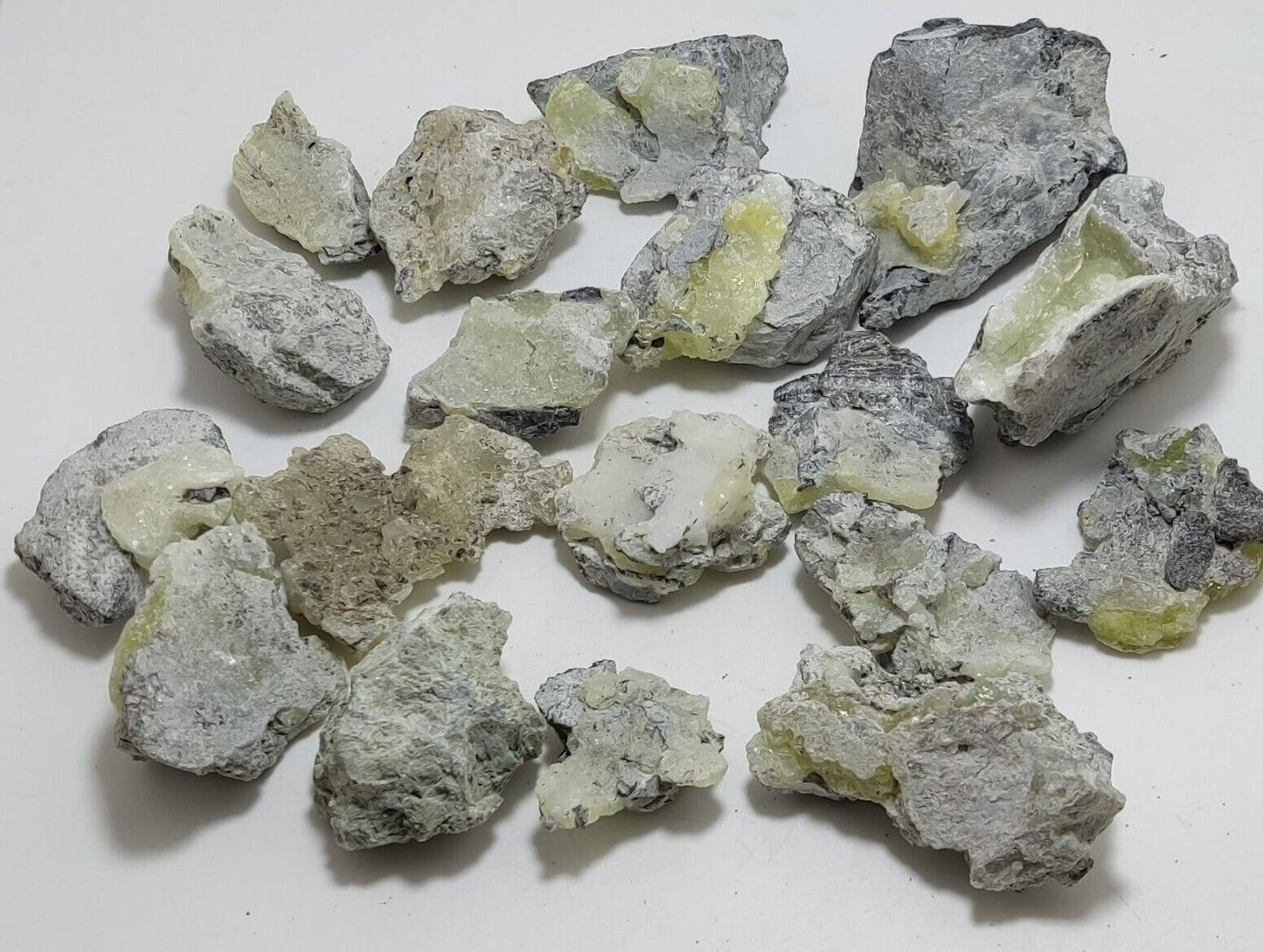 920 grams Brucite on matrix