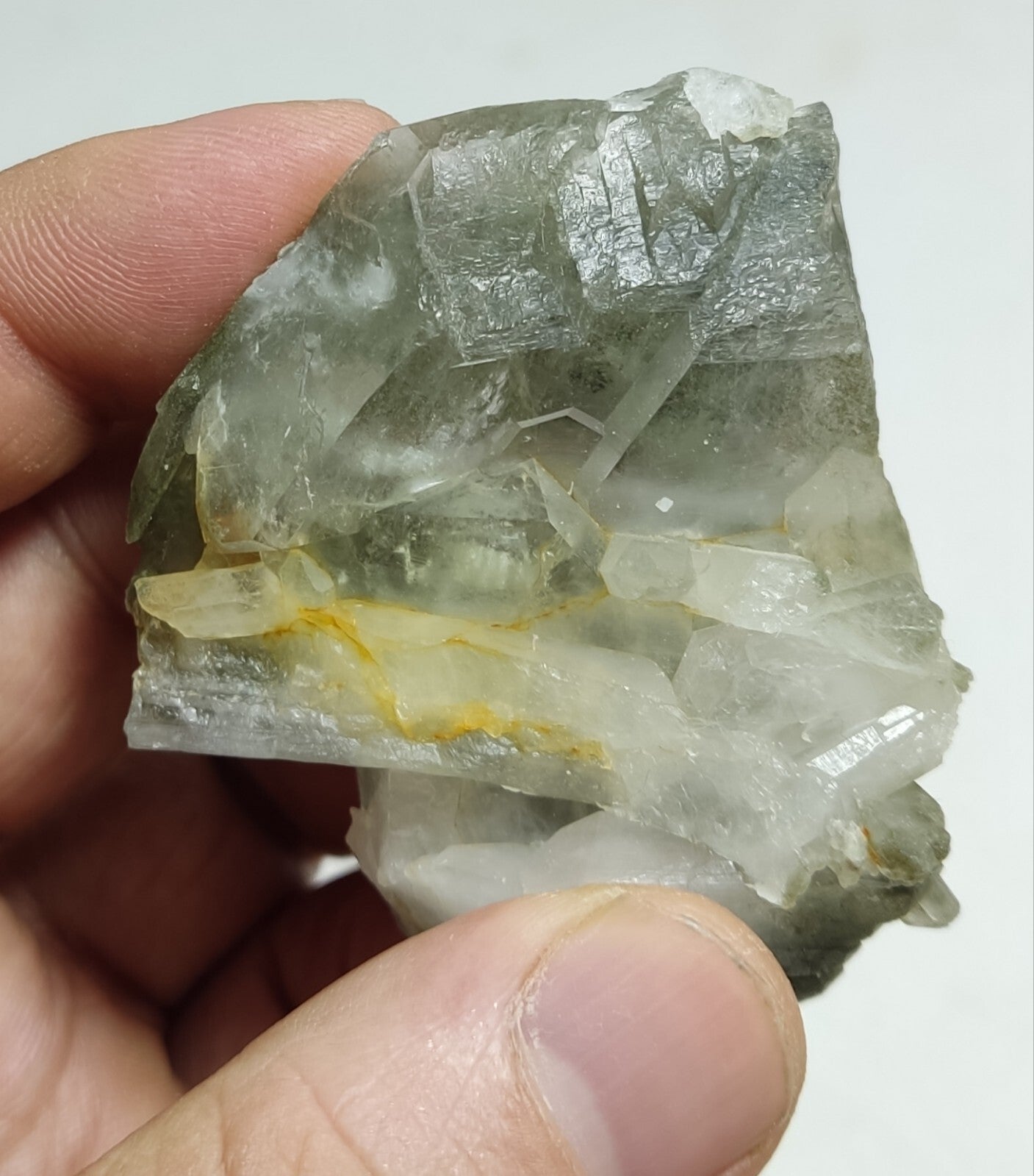 An Aesthetic Natural terminated quartz with Chlorite inclusions 82 grams