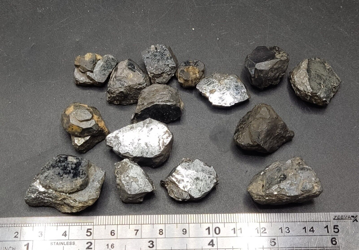 180 grams hematite crystals/chunks/rough