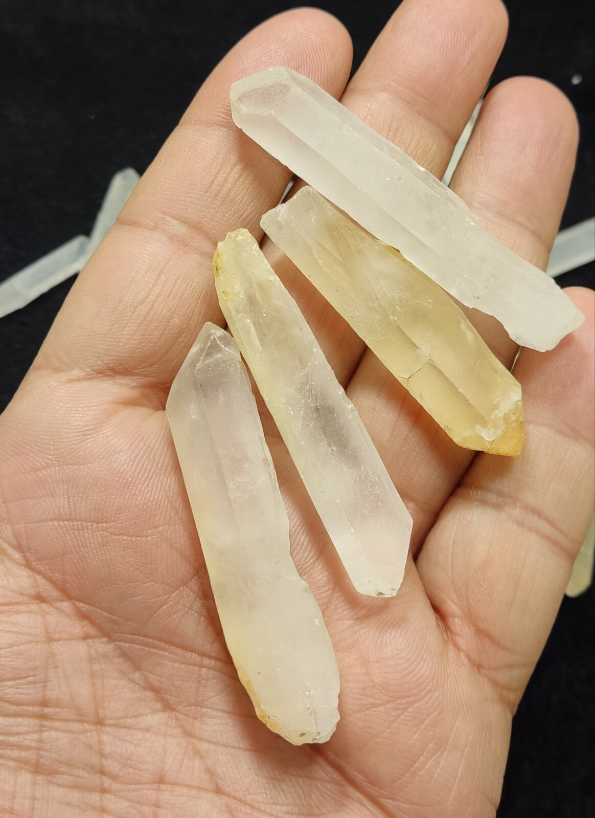Natural quartz Crystals 200 grams