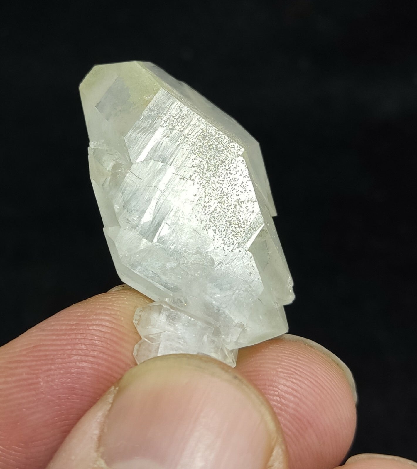 An amazing specimen of terminated faden Quartz crystal 14 grams