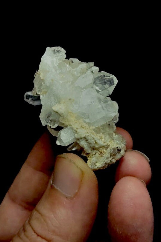 Natural  Quartz Crystal 39 Grams.