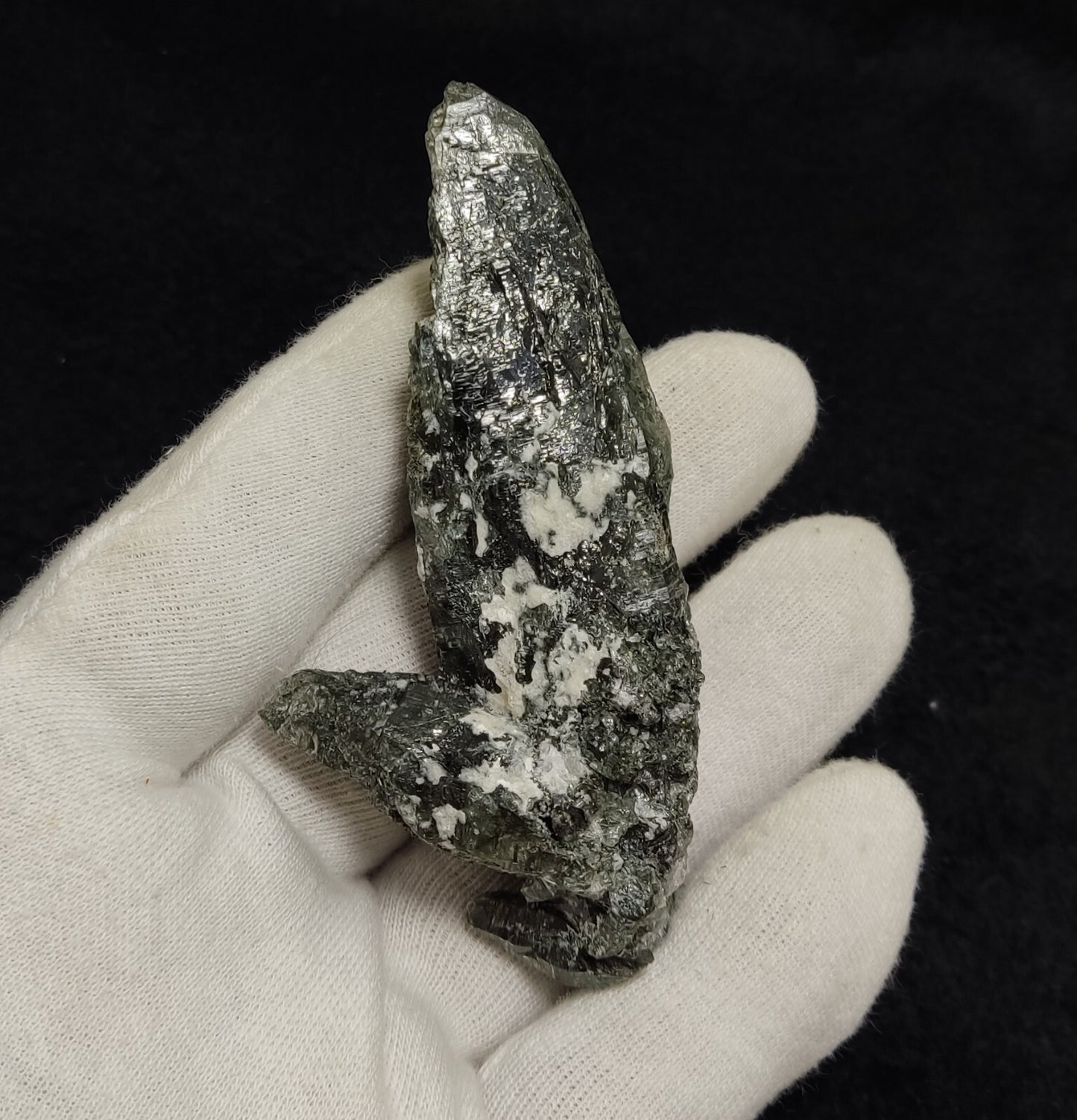 An Aesthetic Natural terminated Chlorite Quartz crystal specimen 88 grams