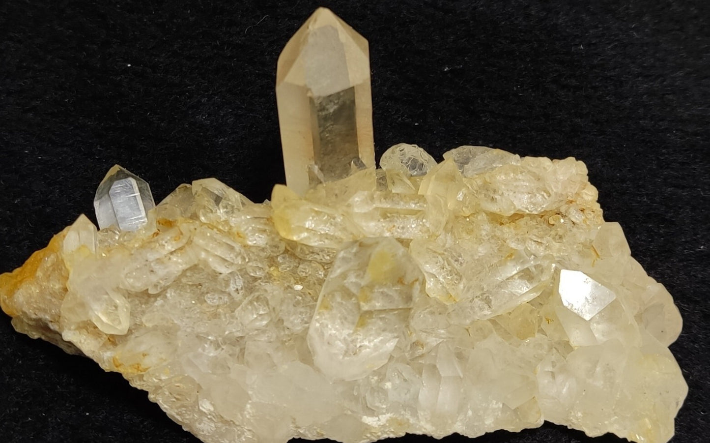 An Aesthetic terminated specimen of Quartz cluster 66 grams