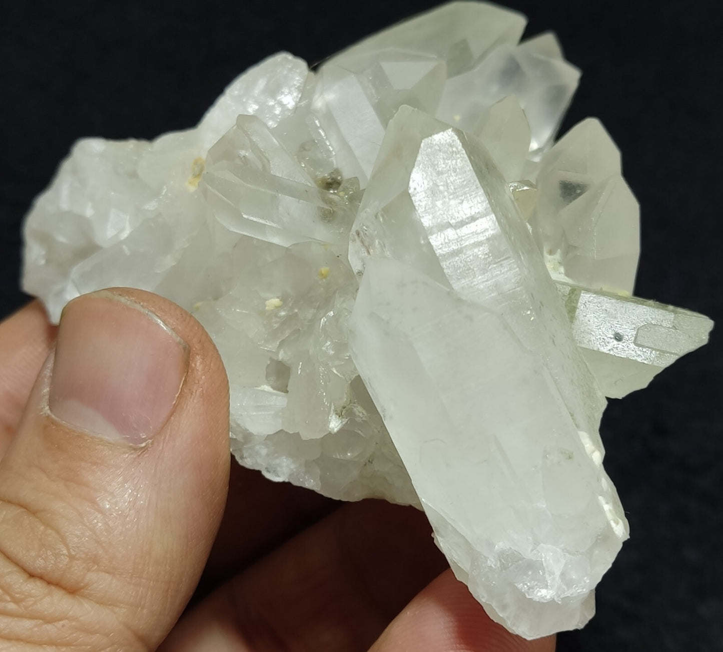 An Aesthetic terminated specimen of Quartz cluster 201 grams