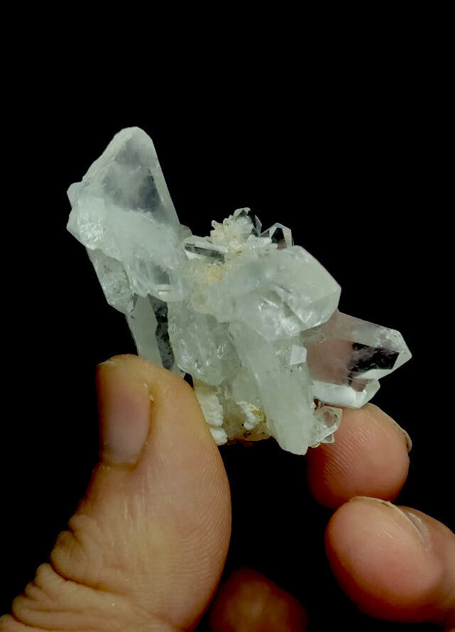 Feden Quartz Crystal 25 Grams
