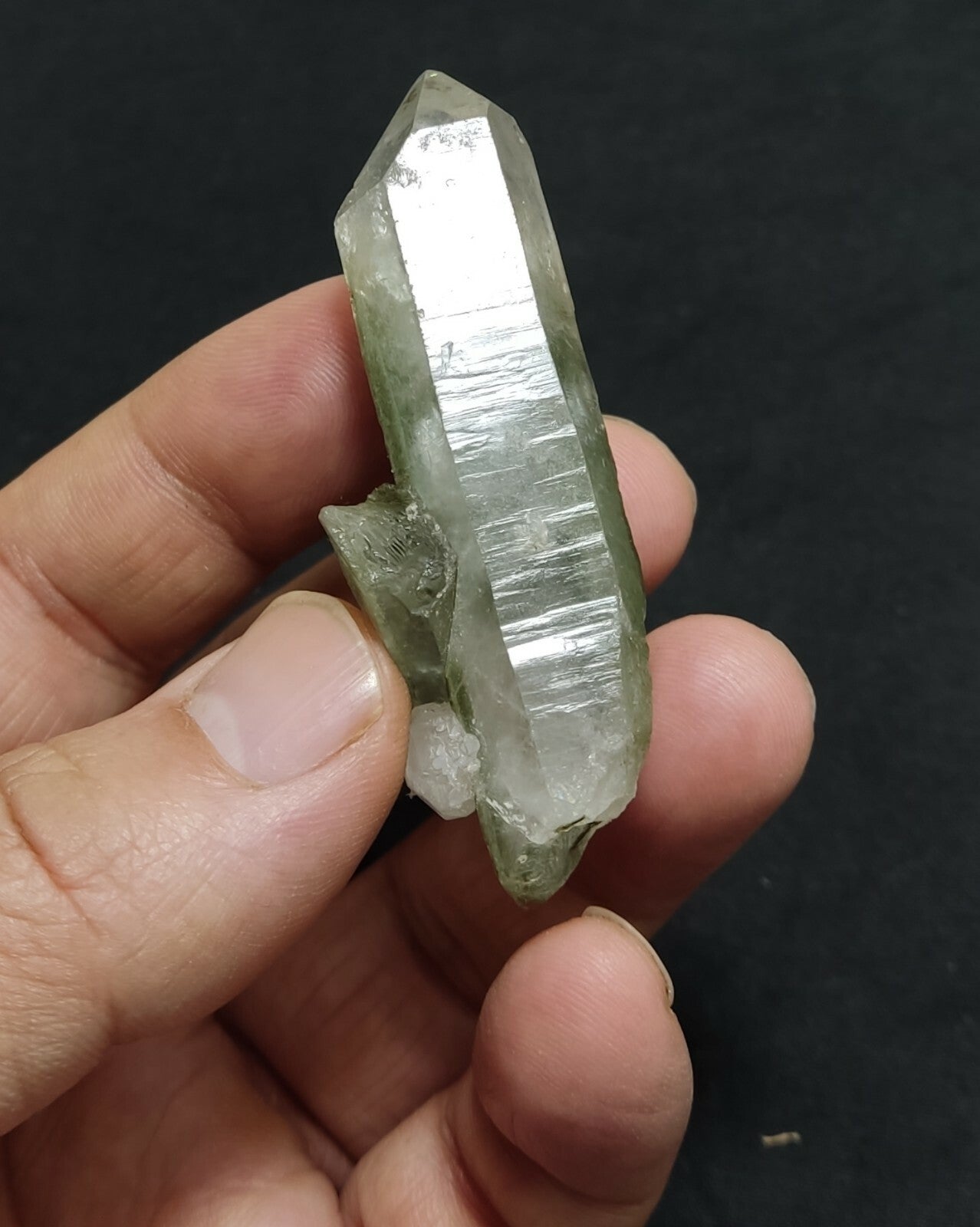 A very Aesthetic Natural beautifully terminated Chlorite Quartz crystal 42 grams