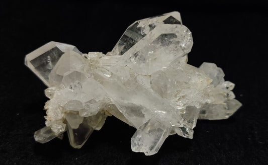 A Very Aesthetic Faden Like Quartz Cluster 80 grams
