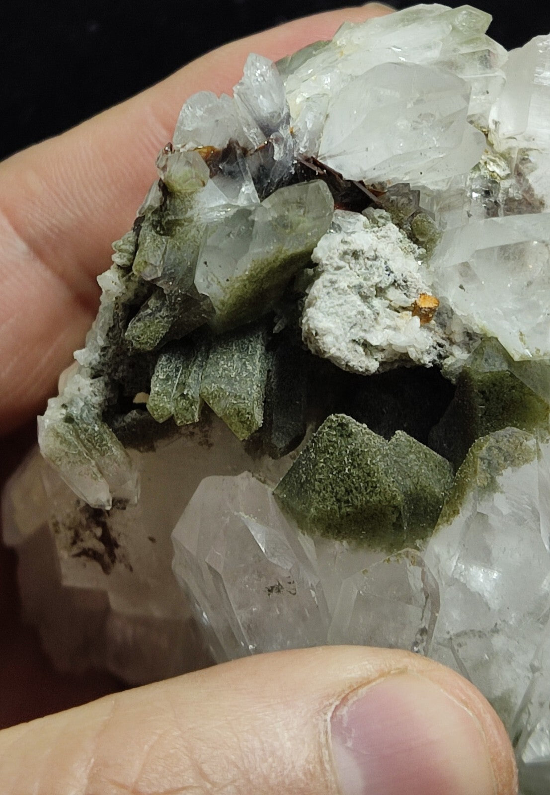 An Aesthetic large terminated Quartz cluster with chlorite inclusions 495 grams