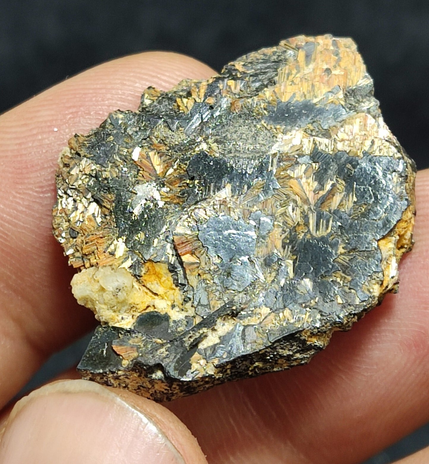 12 grams hematite specimen with rutiles saginite inclusions