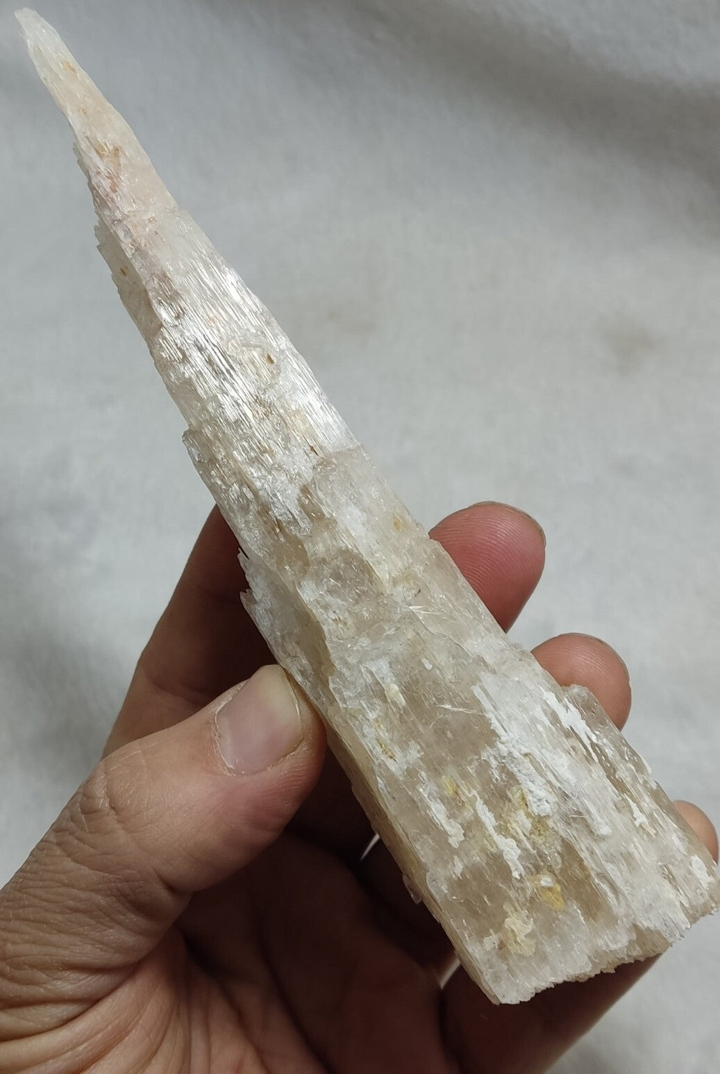 A very Aesthetic Natural elongated fully etched spodumene crystal 200 grams