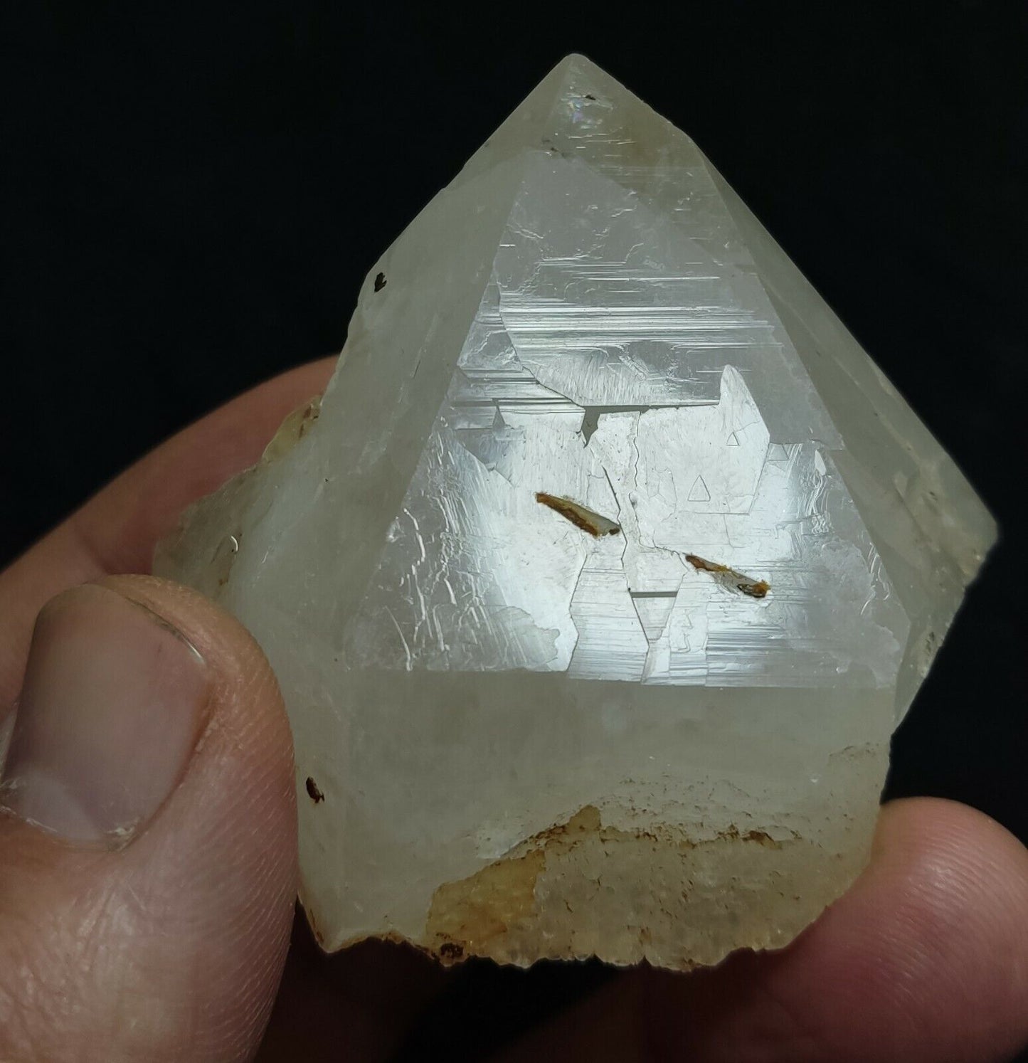 A very Aesthetic Natural beautifully terminated Quartz crystal 97 grams