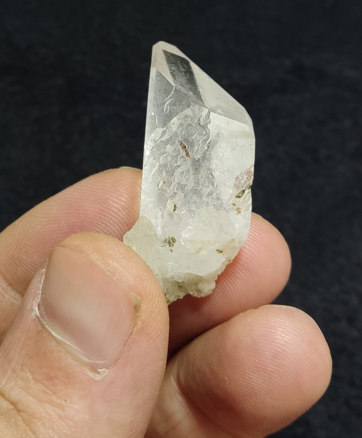 An Aesthetic terminated clear quartz with some epidote inclusions 20 grams