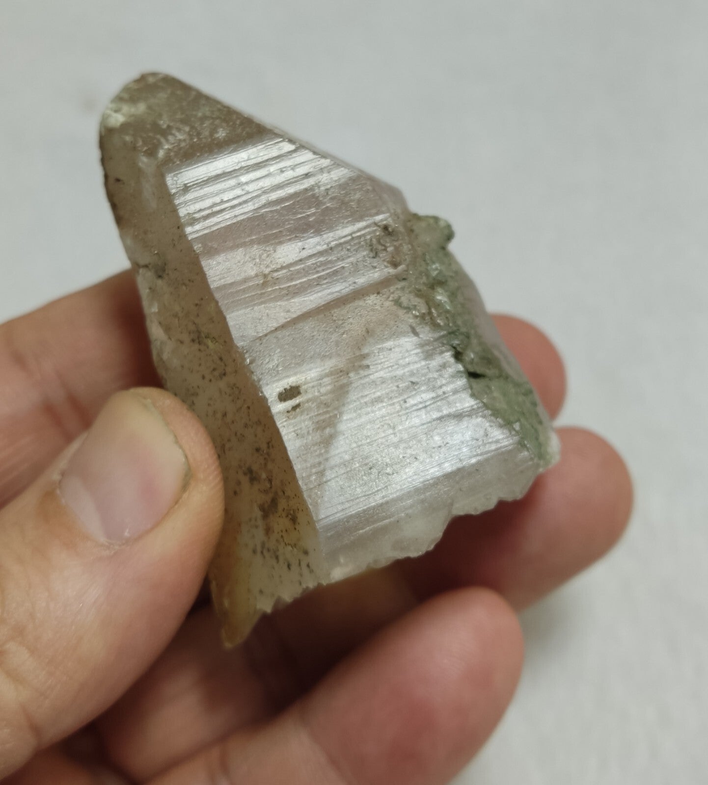 An Aesthetic Natural terminated quartz crystal 100 grams