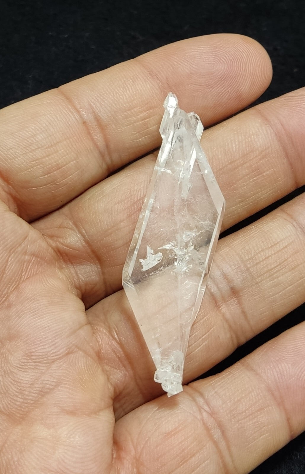A very Aesthetic Natural beautifully terminated Faden Quartz crystal 7 grams