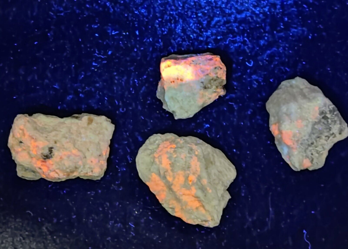 109 grams Natural rough Hackmanite