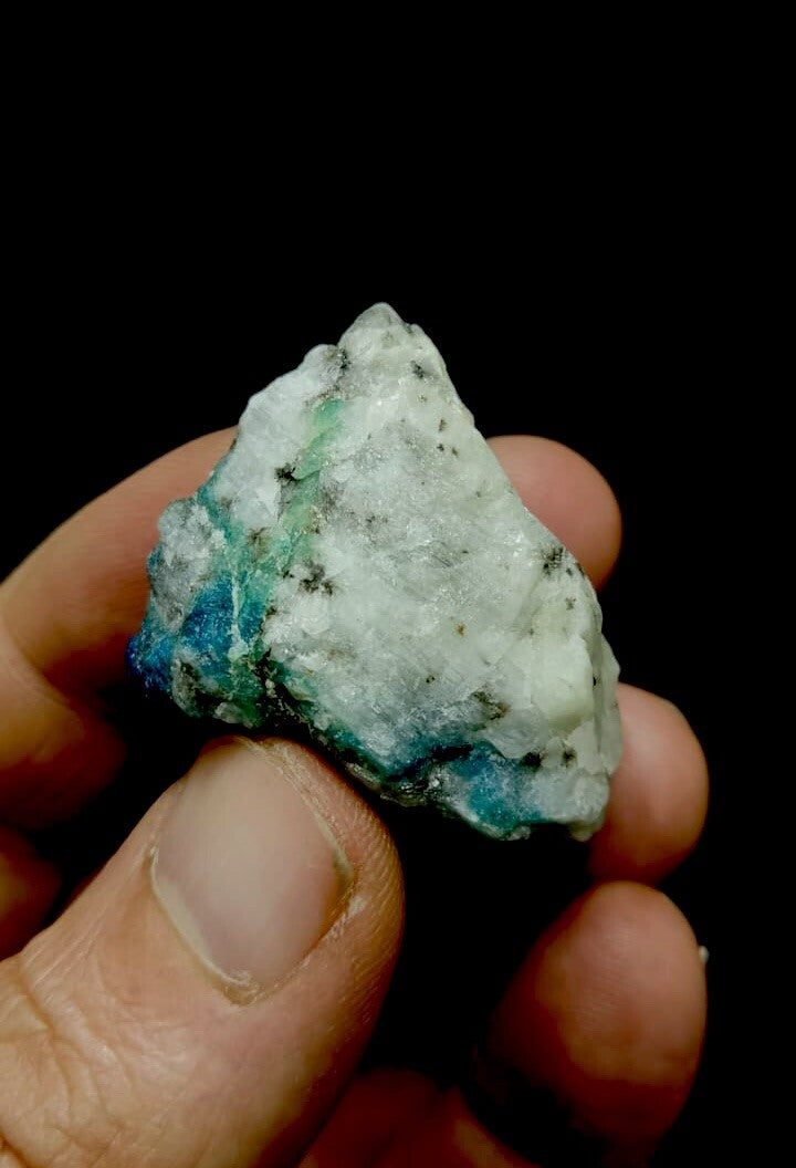 Partly Flourescent Lazurite /Sodalite 32 Grams.