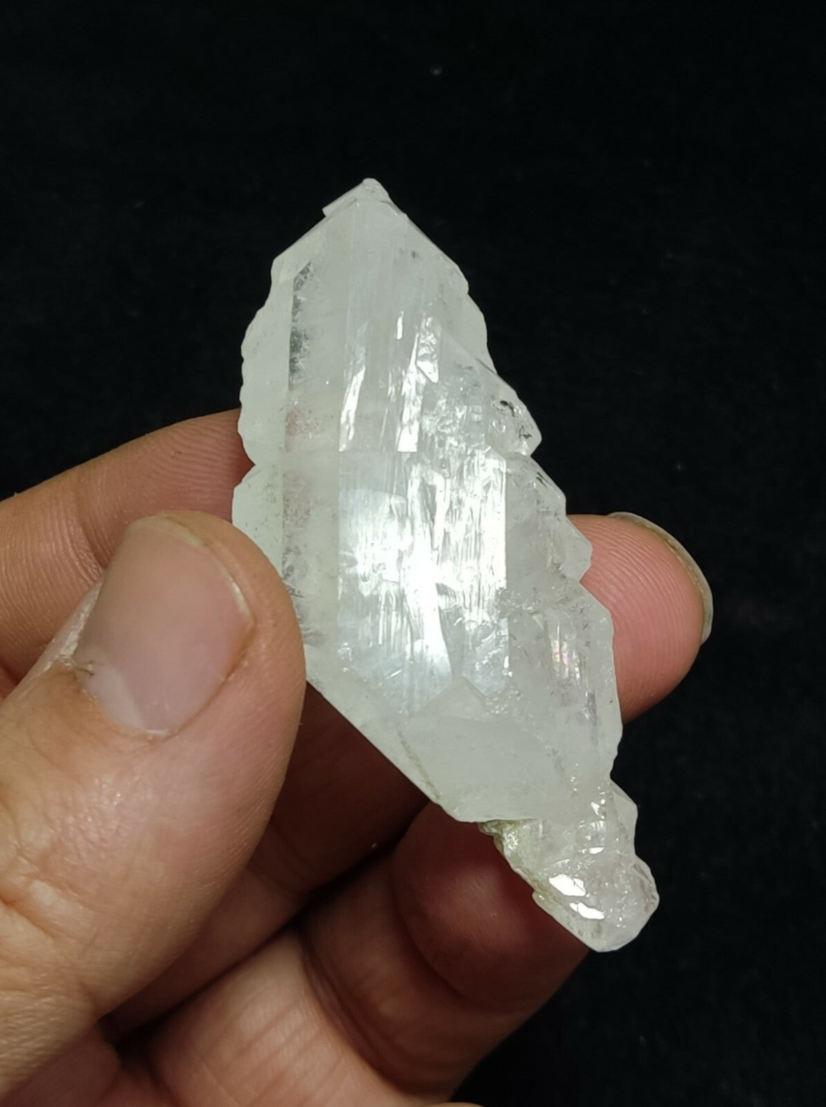 An amazing specimen of terminated faden Quartz crystal 26 grams