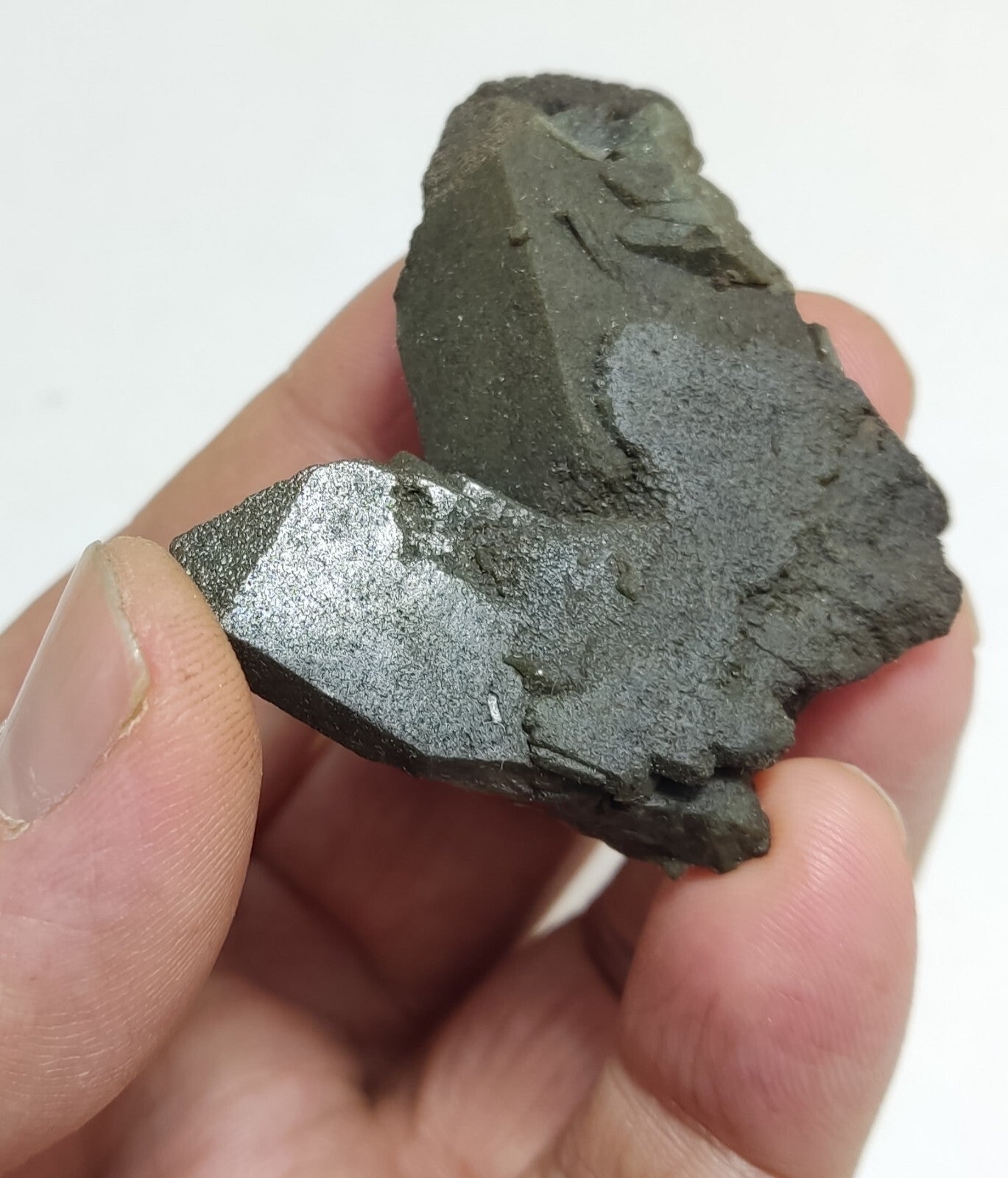 A very Aesthetic Natural beautifully terminated Chlorite Quartz crystal 36 grams