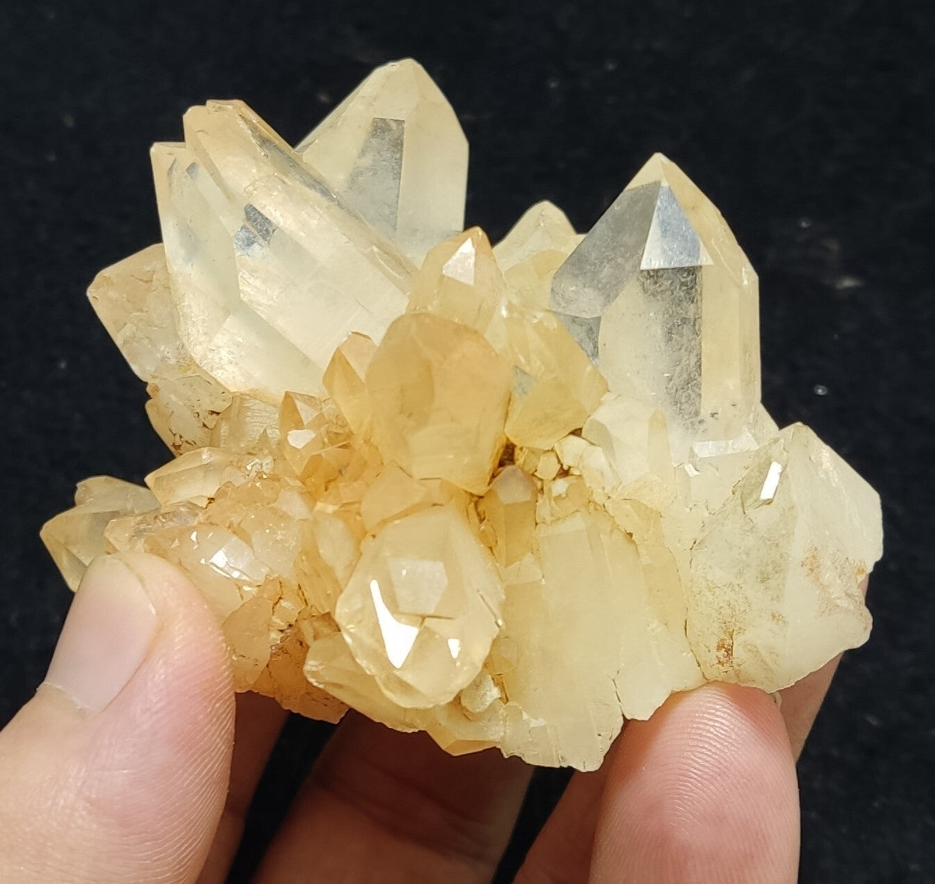 An Aesthetic terminated specimen of Quartz cluster 201 grams