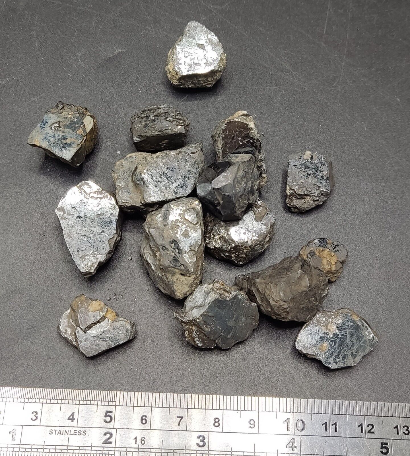 180 grams hematite crystals/chunks/rough