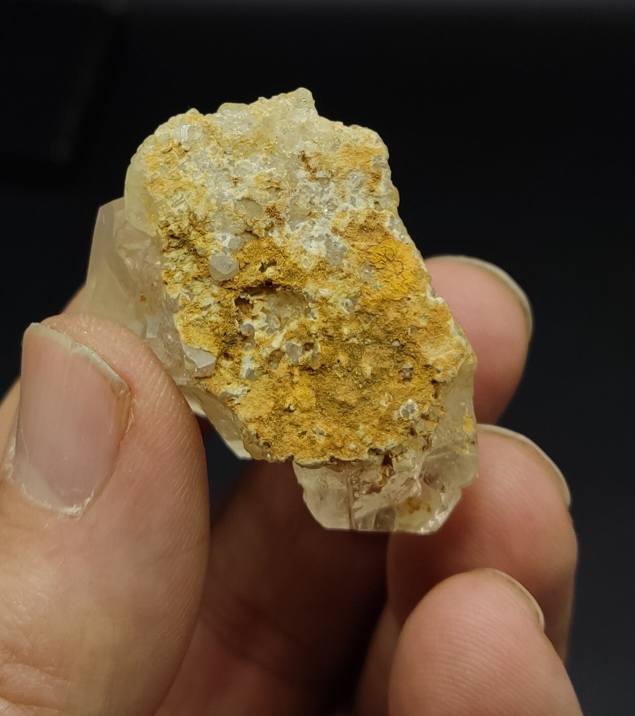An Aesthetic terminated Quartz crystal specimen 46 grams