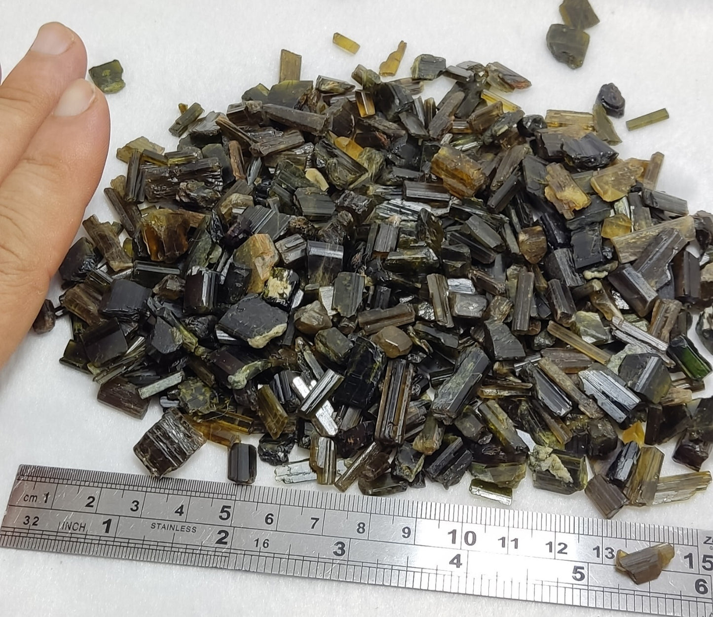 290 grams Natural terminated epidote crystals