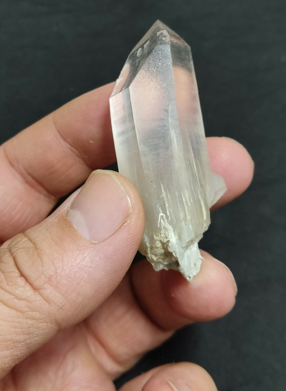 An amazing specimen of terminated Quartz crystal with unique inclusions 39 grams